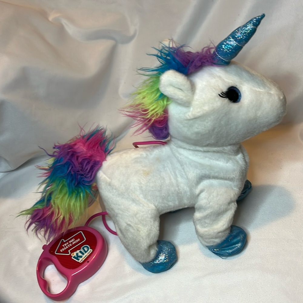 Kid Connection Electronic Walking Pet, Unicorn